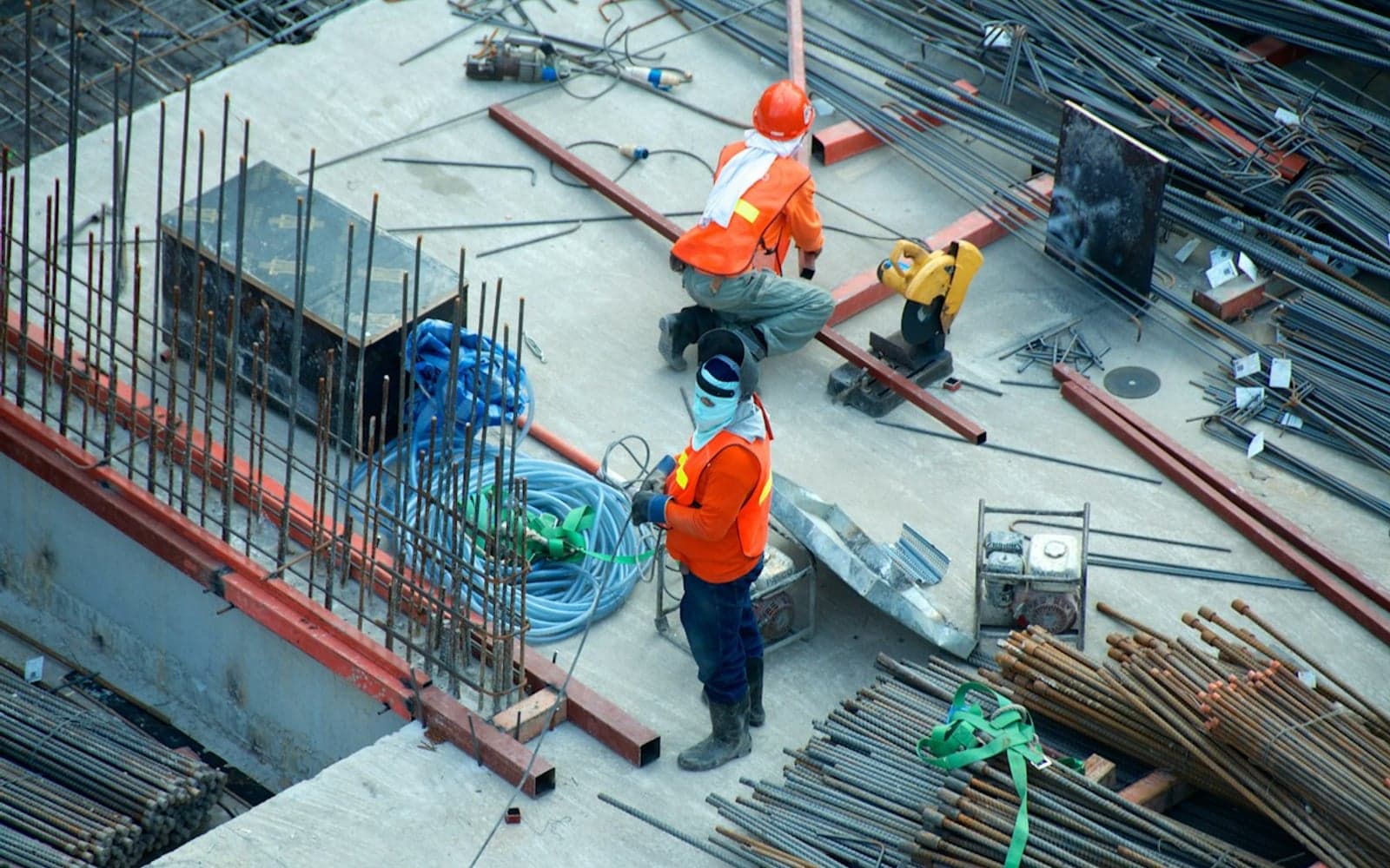 Construction site planning, rebar supervision, and project coordination