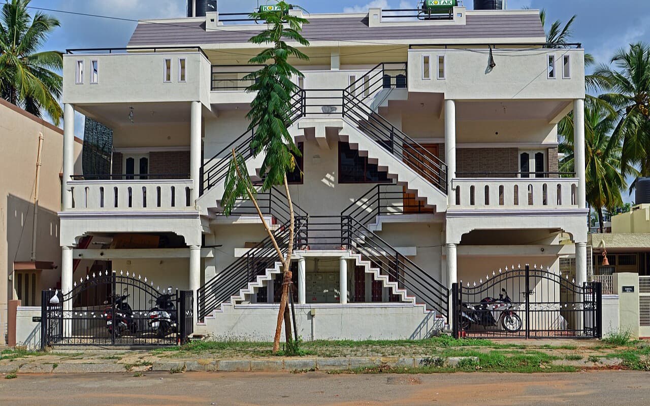 Low-Rise Family Home — 3 Floors